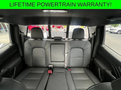 Used 2024 Chevrolet Colorado LT w/ LT Convenience Package III RWD image 15
