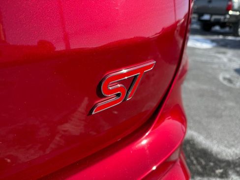 Used 2022 Ford Edge ST w/ Equipment Group 401A image 12