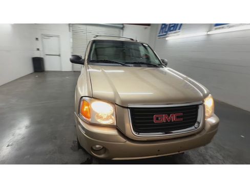 Used 2005 GMC Envoy SLE w/ Sle Preferred Equipment Group image 3