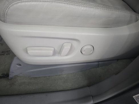 Used 2011 Toyota Sienna XLE image 20