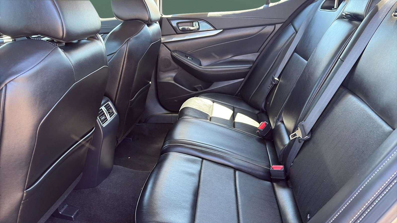 Used 2023 Nissan Maxima SV w/ Floor Mat Group FWD image 17