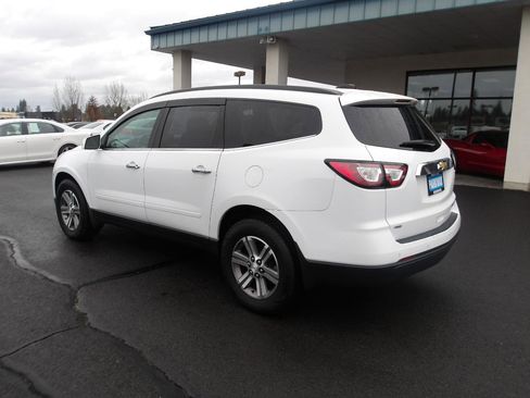 Used 2016 Chevrolet Traverse LT image 3