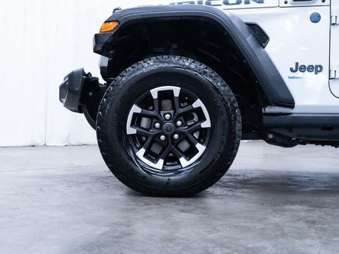 Used 2024 Jeep Wrangler Unlimited Rubicon 4xe AWD/4WD image 7