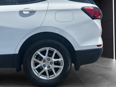 Used 2022 Chevrolet Equinox LS w/ LS Convenience Package AWD/4WD image 23