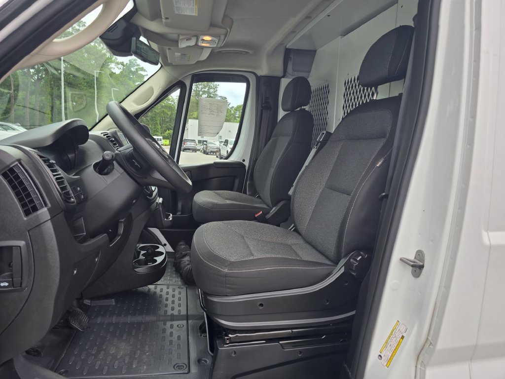 Used 2023 RAM ProMaster 2500 w/ Driver Convenience Group FWD image 9