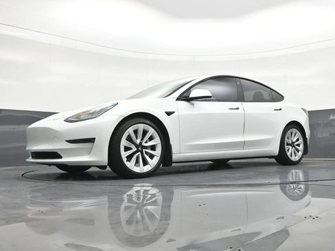 Used 2021 Tesla Model 3 Long Range AWD/4WD image 22