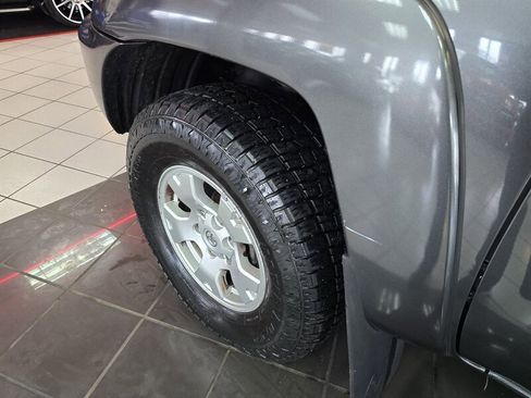 Used 2015 Toyota Tacoma 4x4 Double Cab w/ TRD Off-Road Package image 31