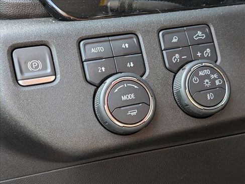 Used 2023 Chevrolet Silverado 1500 LTZ w/ LTZ Premium Package image 10