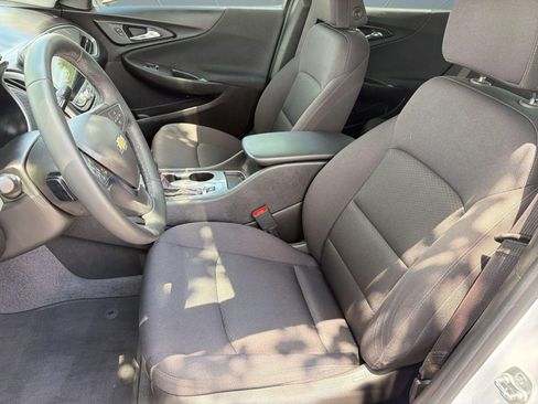 Used 2024 Chevrolet Malibu RS FWD image 5