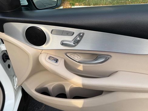 Used 2020 Mercedes-Benz GLC 300 image 36