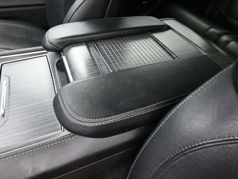 Used 2024 Jeep Wagoneer L Series II w/ Flexible Seating Group image 13