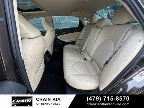 Used 2019 Toyota Avalon Limited image 25