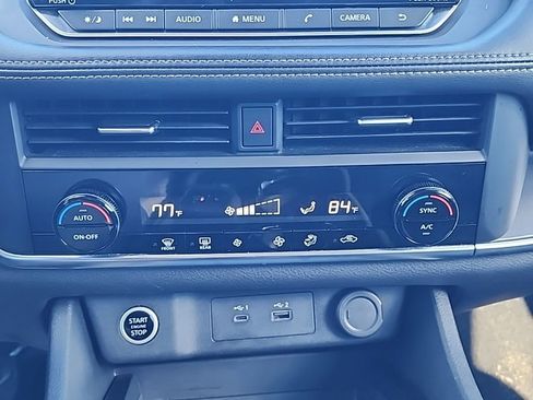 Used 2023 Nissan Rogue SV image 23