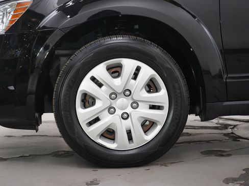 Used 2020 Dodge Journey SE FWD image 28