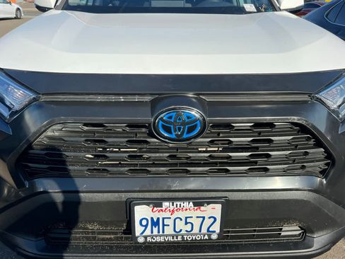Used 2019 Toyota RAV4 XLE w/ Convenience Package AWD/4WD image 12
