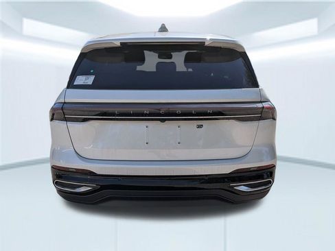 New 2026 Lincoln Nautilus Premier image 6