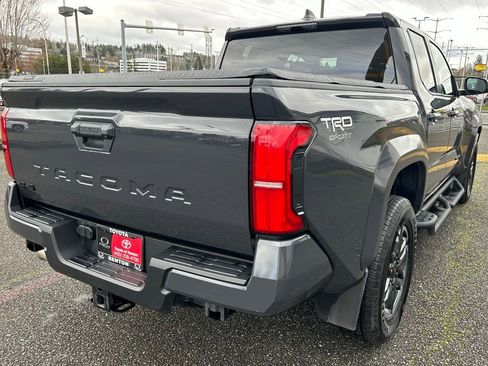 Used 2024 Toyota Tacoma TRD Sport image 5
