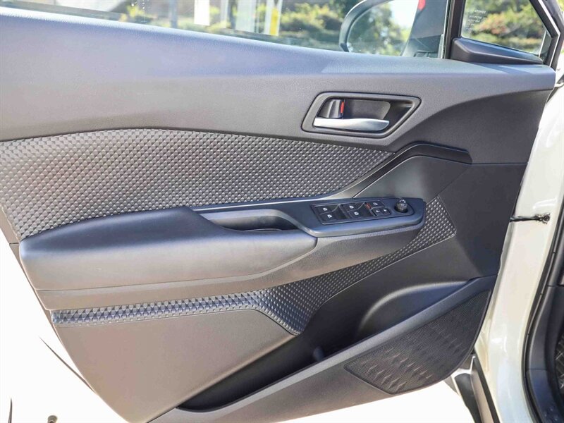 Used 2019 Toyota C-HR LE FWD image 26