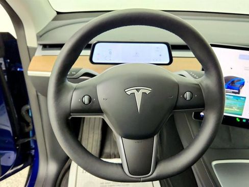 Used 2024 Tesla Model Y Long Range AWD/4WD image 13