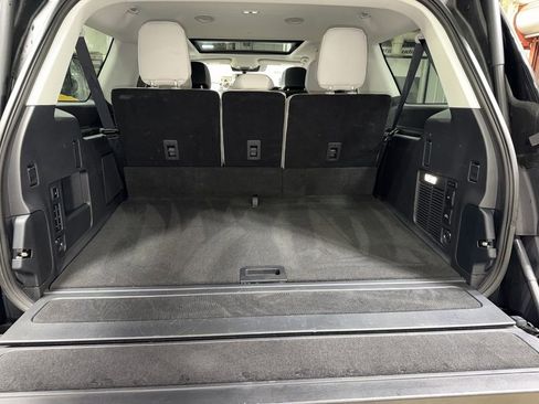 Certified 2025 Lincoln Navigator L Reserve image 22