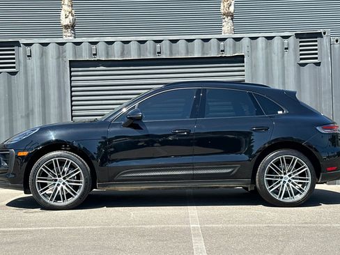 Certified 2023 Porsche Macan AWD/4WD image 2