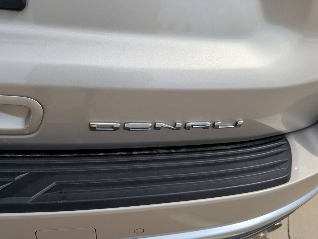 Used 2022 GMC Yukon Denali RWD image 47