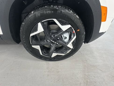 New 2026 Kia Seltos S image 9