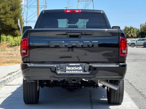 Used 2025 RAM 2500 Big Horn AWD/4WD image 5