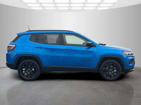 Certified 2025 Jeep Compass Latitude w/ Convenience Group AWD/4WD image 8