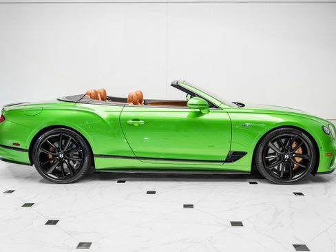 Certified 2024 Bentley Continental GT V8 AWD/4WD image 5