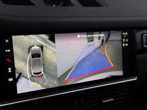 Used 2022 Porsche Cayenne GTS image 18