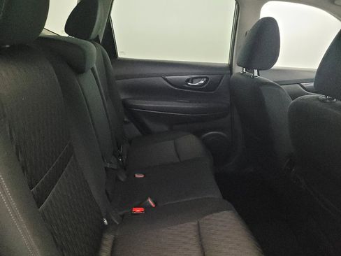 Used 2018 Nissan Rogue SV AWD/4WD image 19