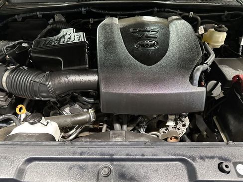 Used 2018 Toyota Tacoma TRD Sport image 20