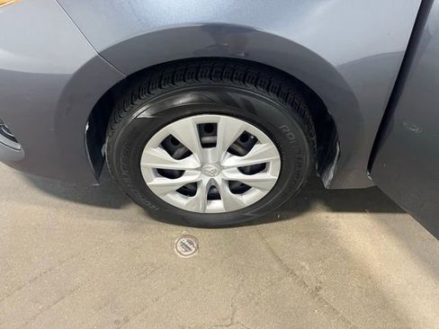 Used 2017 Toyota Corolla L w/ Carpet Mat Package (TMS) FWD image 29