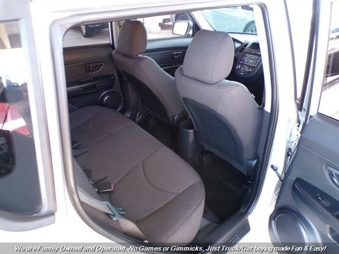 Used 2012 Kia Soul FWD image 24
