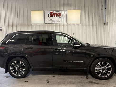 Used 2024 Jeep Grand Cherokee Overland w/ Trailer Tow Package AWD/4WD image 2