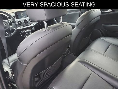 Used 2018 Kia Stinger image 9