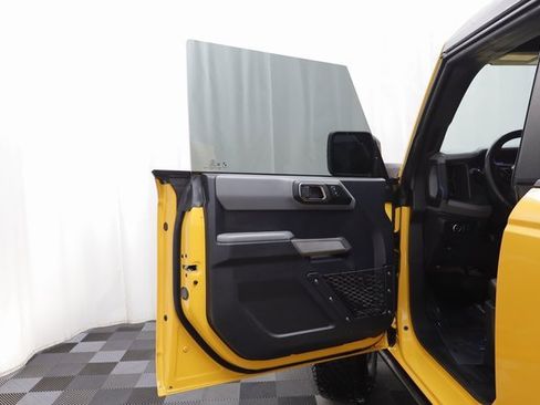 Used 2022 Ford Bronco Black Diamond image 6