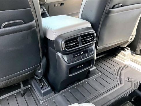 Certified 2025 Honda Pilot Touring image 33