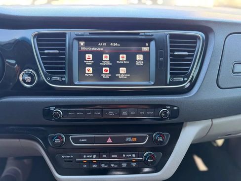 Used 2016 Kia Sedona SX FWD image 52