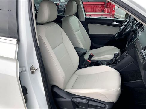 Used 2019 Volkswagen Tiguan SE image 8