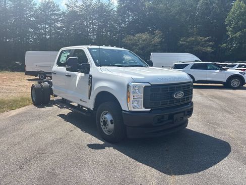 New 2026 Ford F350 XL AWD/4WD image 3