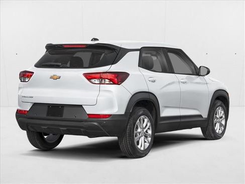 New 2026 Chevrolet TrailBlazer LT FWD image 2