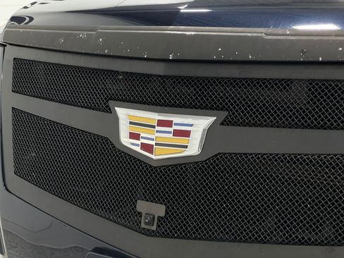 Used 2018 Cadillac Escalade Platinum AWD/4WD image 41