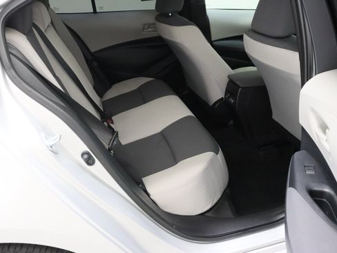 Used 2025 Toyota Corolla LE FWD image 30