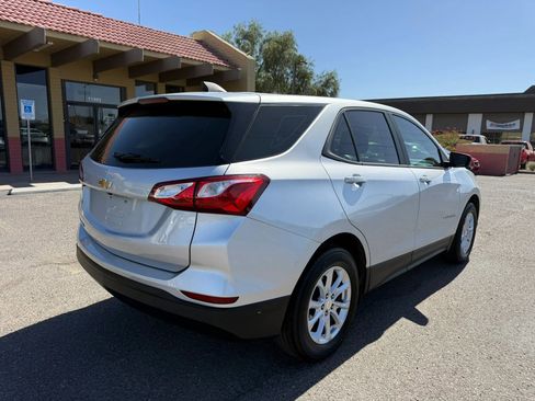 Used 2020 Chevrolet Equinox LS w/ LPO, Floor Liner Package FWD image 10