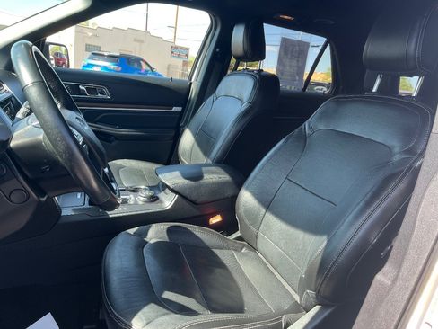 Used 2018 Ford Explorer Limited w/ Equipment Group 301A AWD/4WD image 27