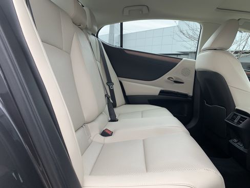 Certified 2025 Lexus ES 350 w/ Premium Package image 33