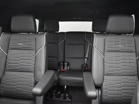 Certified 2025 Cadillac Escalade ESV Sport Platinum image 25
