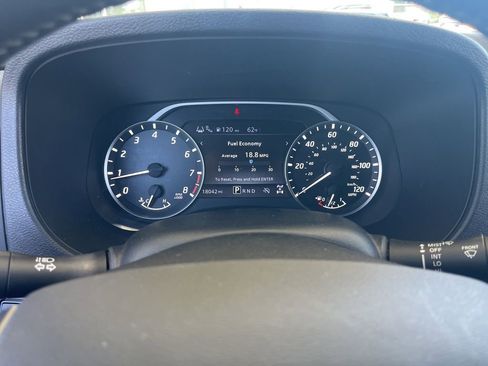 Used 2024 Nissan Frontier SL w/ Technology Package AWD/4WD image 13